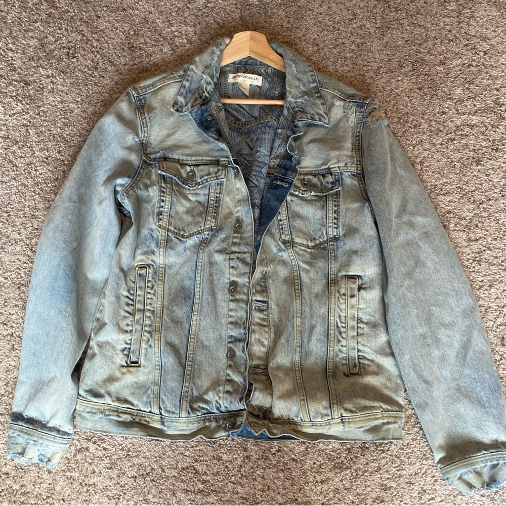 Distressed H&M 2016 Coachella jean jacket - Picture 4 of 9